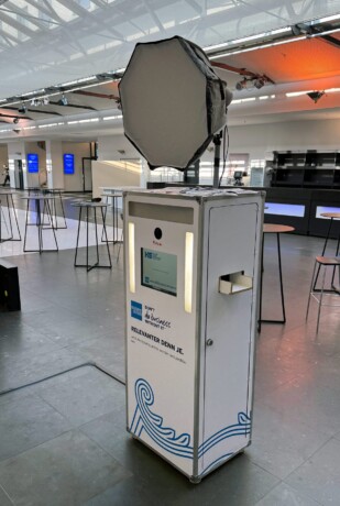 Fotoautomat mit Sofortausdruch Spiegelreflexlamera